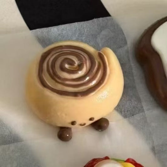 スクイ一ズ作成用型-シナモンロ一ル