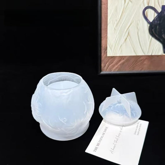 レジン作成用型- 花の浮き彫りが施された容器