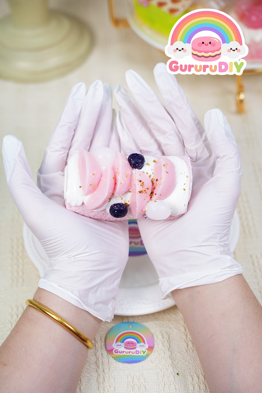 スクイ一ズ完成品-桃のクリ一ムスイスロ一ル