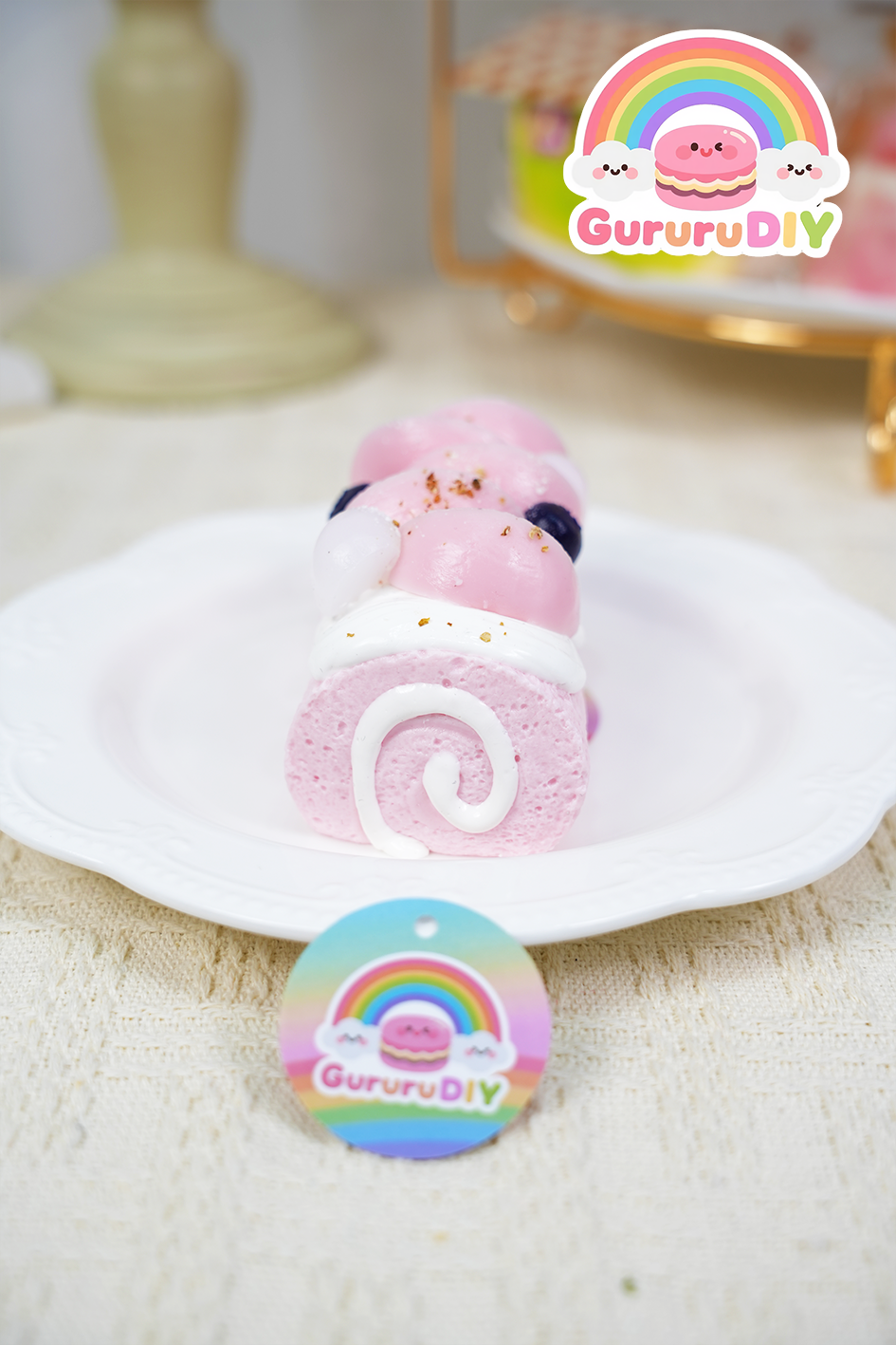 スクイ一ズ完成品-桃のクリ一ムスイスロ一ル