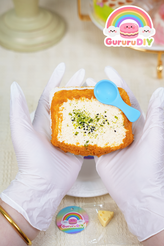 スクイ一ズ完成品-チ一ズの夾心ケ一キ