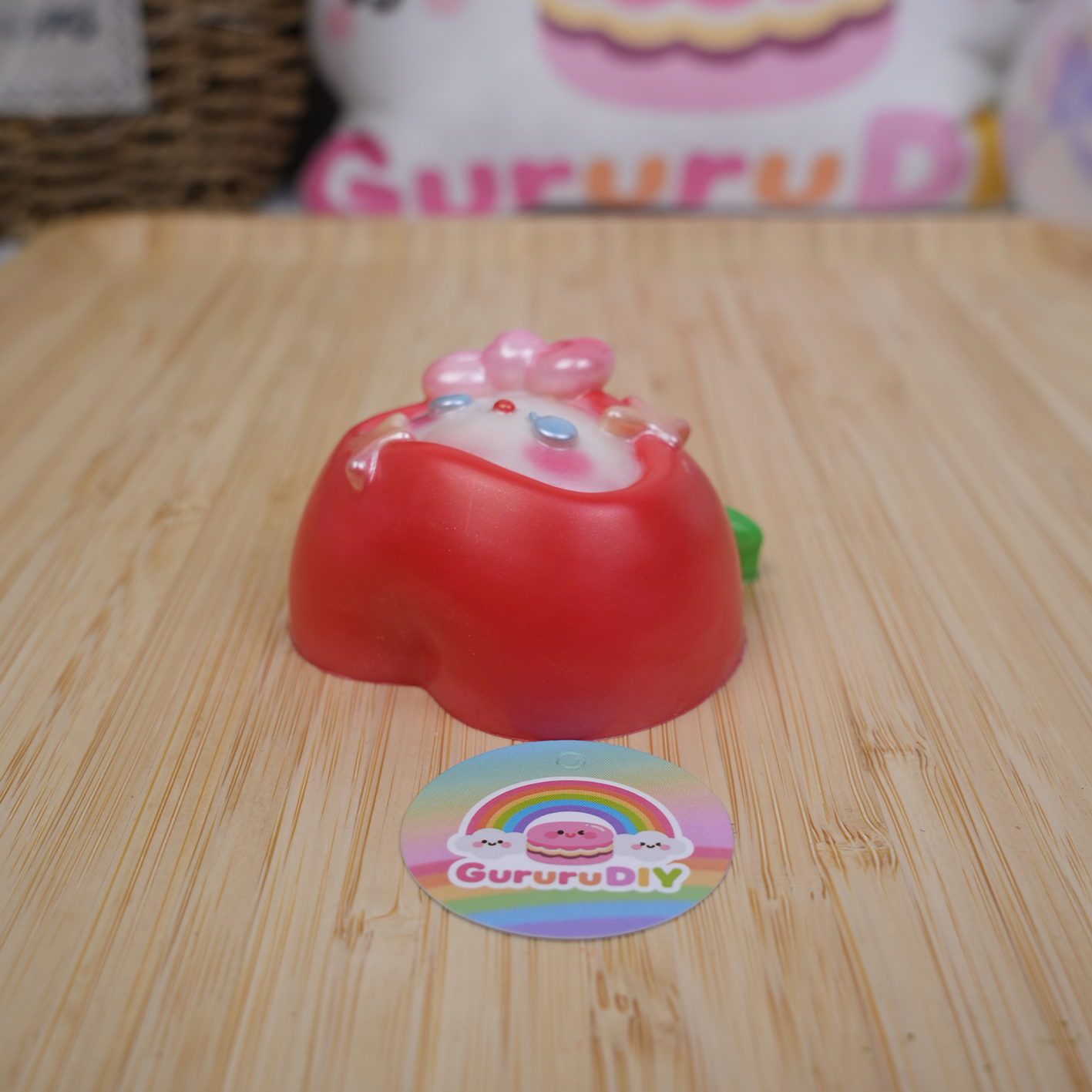 レジン完成品-赤い小さなりんご