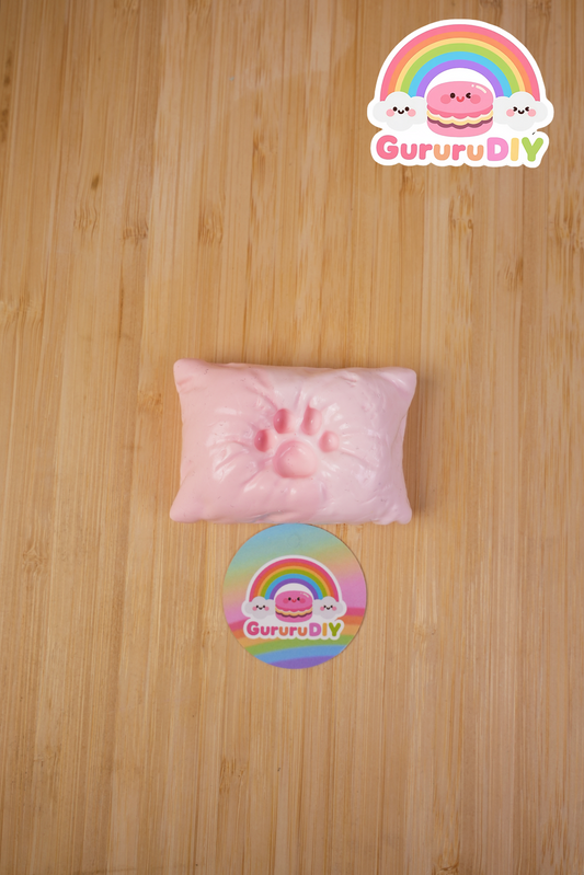 スクイ一ズ完成品- 猫の爪クッション