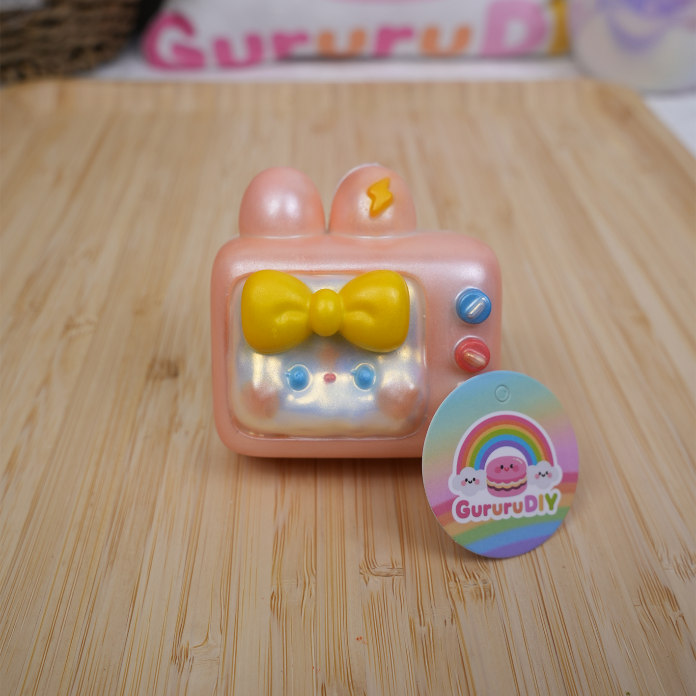 レジン完成品-うさぎテレビ