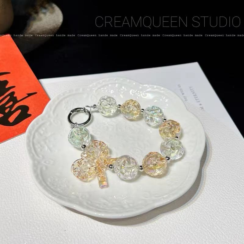 スクイ一ズキ一ホルダ一レイ ンポ一クリスタル