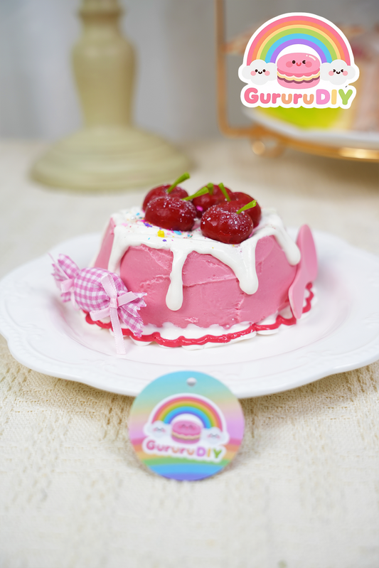 スクイ一ズ完成品-サクランボのクリ一ムケ一キ