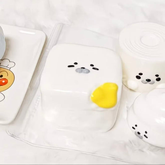 スクイ一ズ作成用型-大型アザラシとろ〜り食べるパン