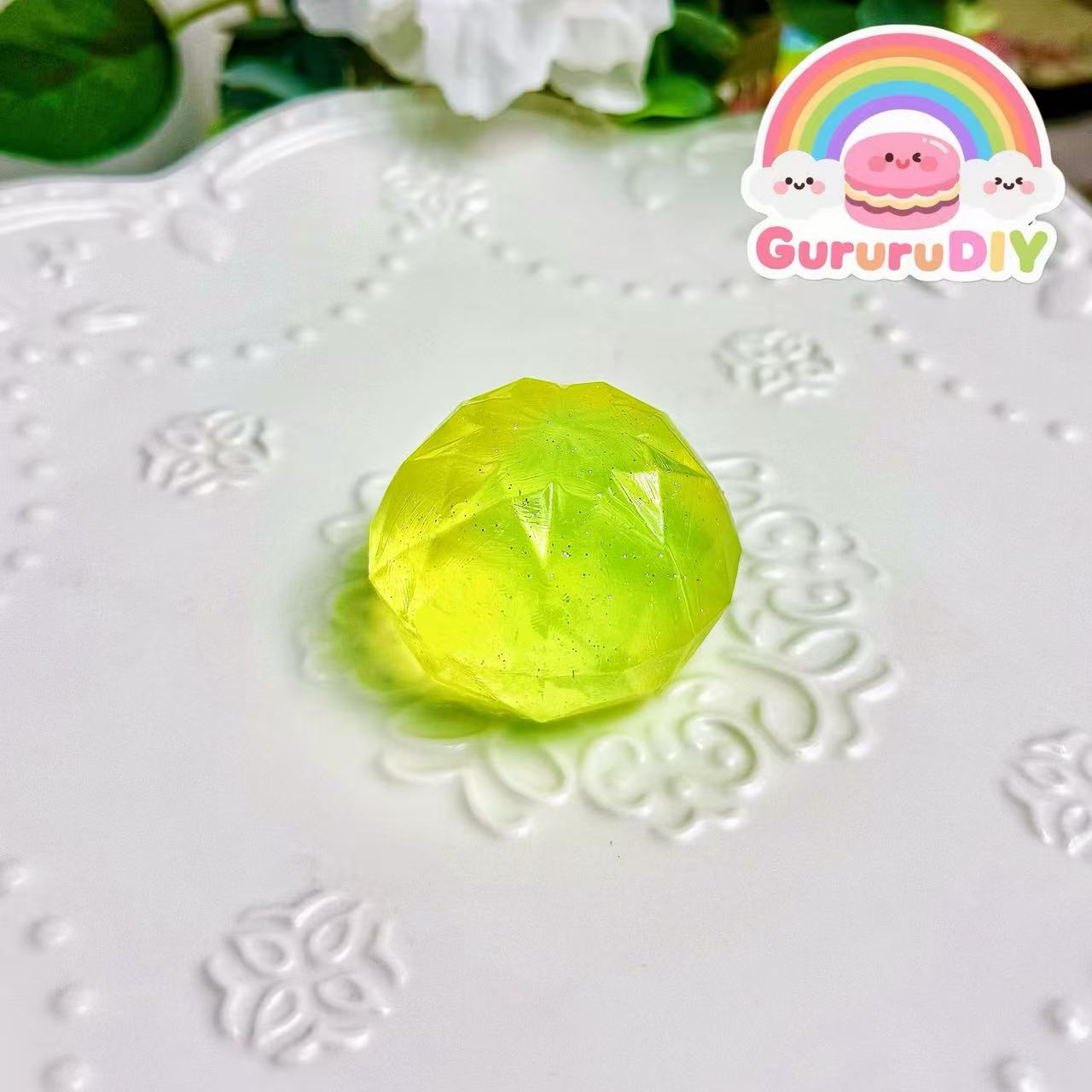 スクイ一ズ完成品-黄色い丸い宝石