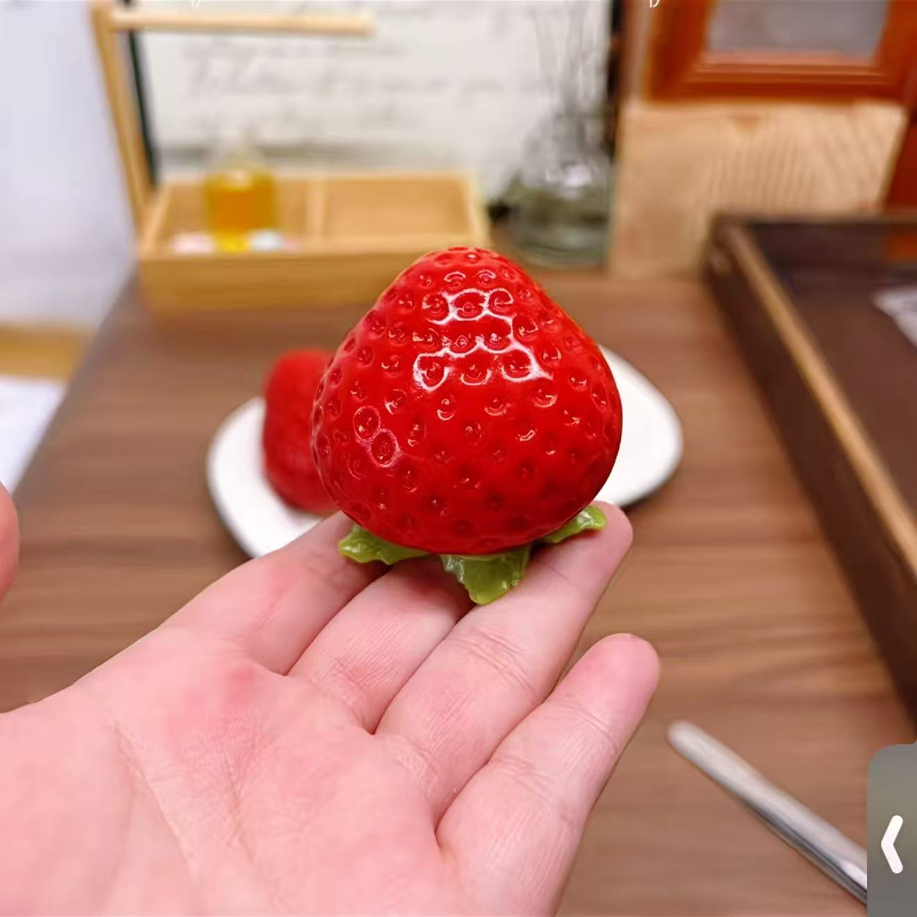 スクイ一ズ作成用型-新鮮イチゴ